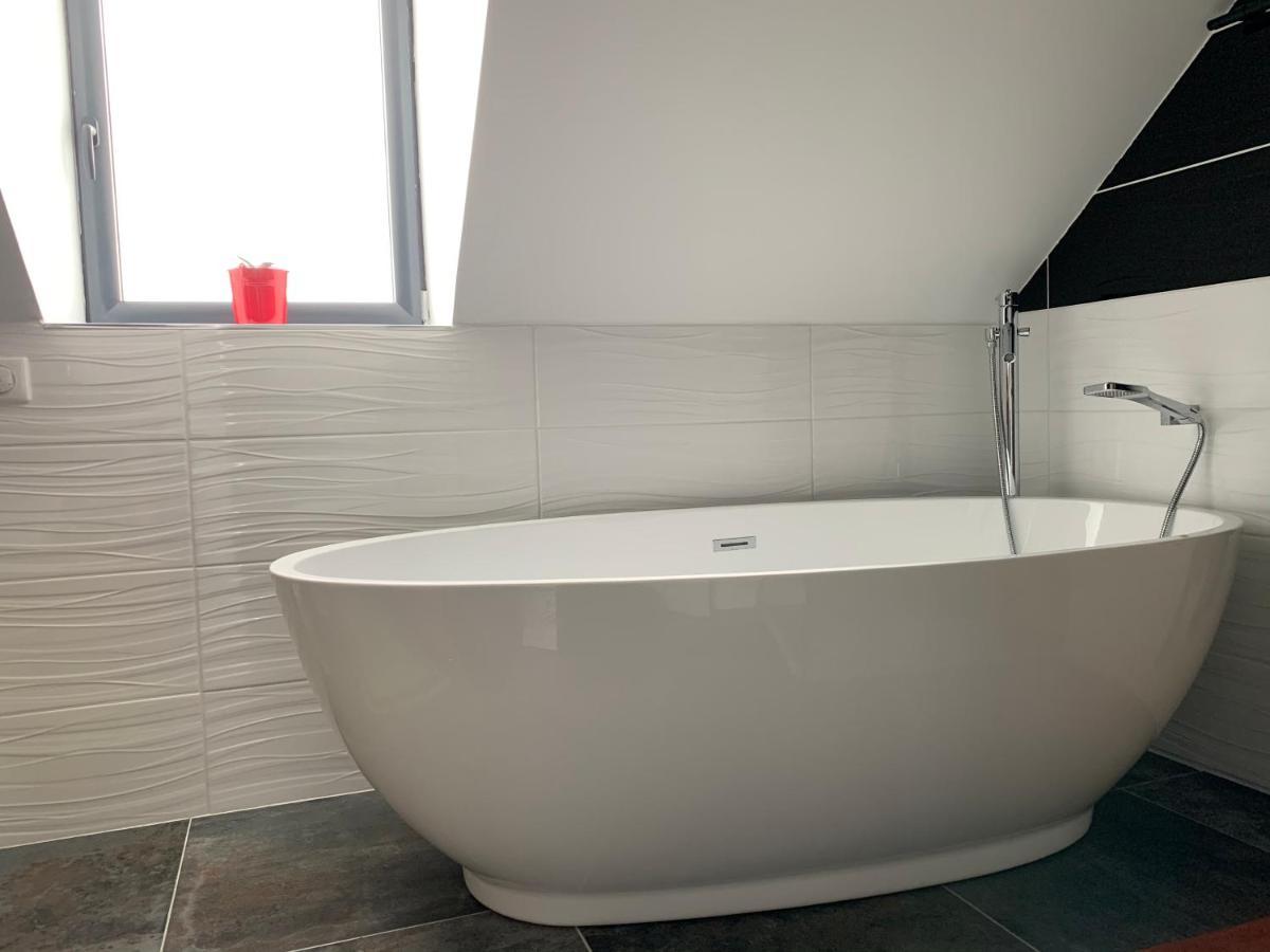 Appartement 3 Chambres Centre Ville Et 100M De La Mer 孔卡尔诺 外观 照片